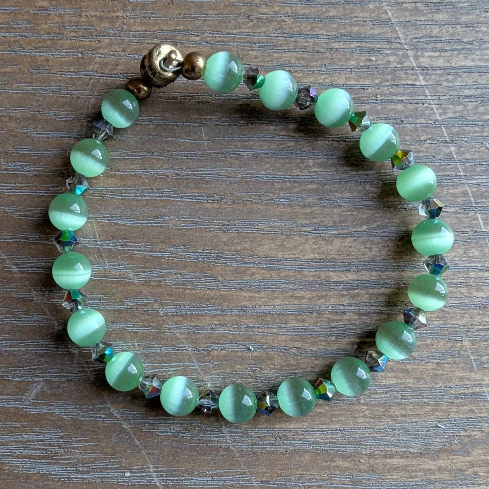 Gorgeous Green and White Stack Bracelet Set